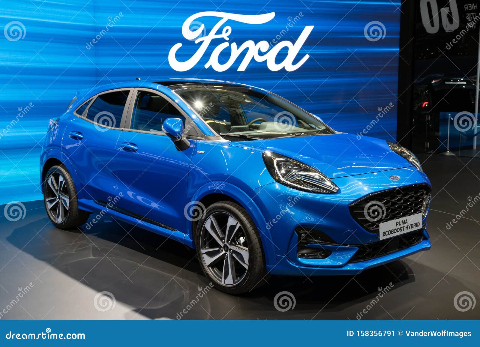 nakoming gevoeligheid Nageslacht New Ford Puma EcoBoost Hybrid Car Editorial Photo - Image of blue, logo:  158356791