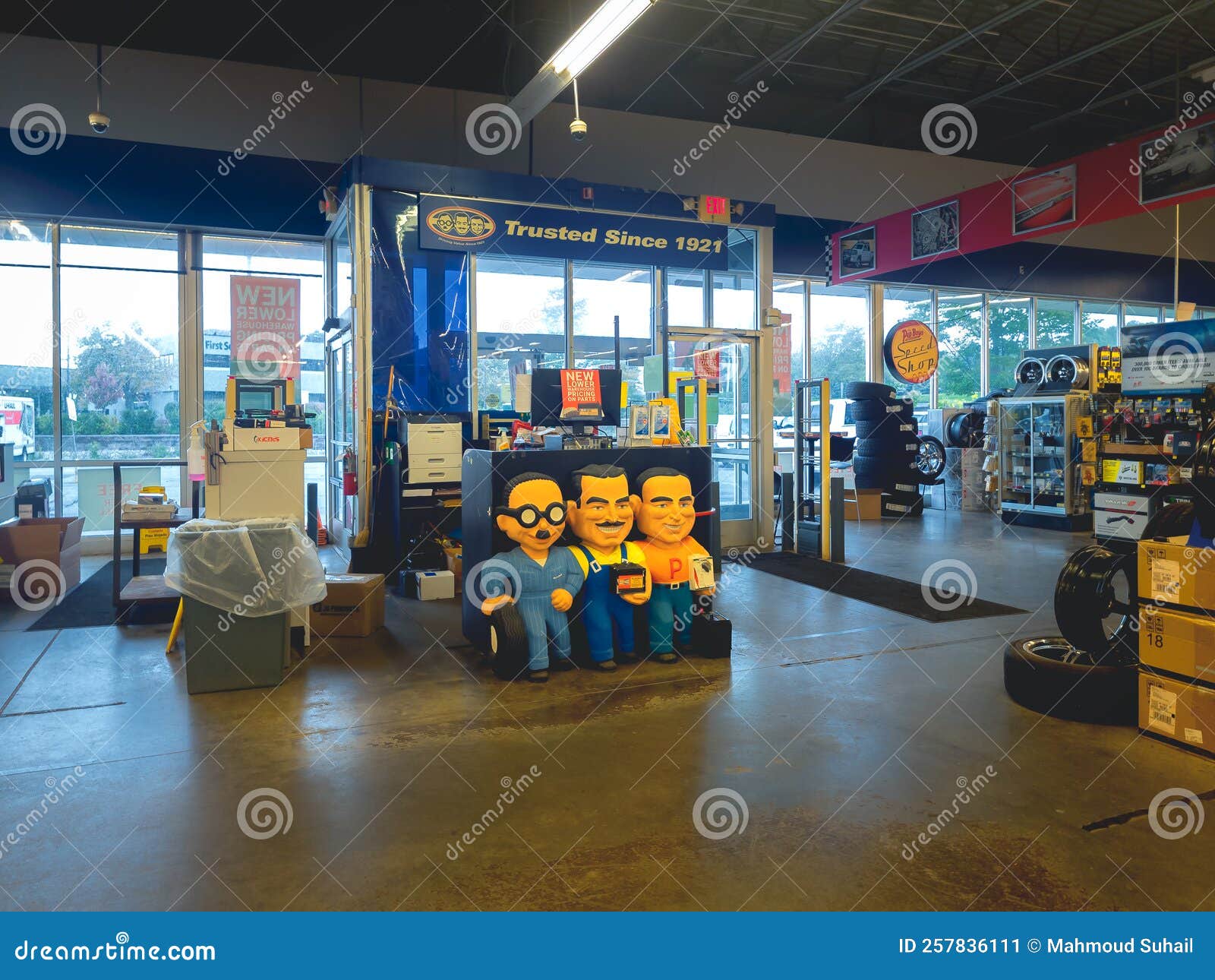 Pep Boys Auto Parts Store Checkout Counter Editorial Photo - Image of ...
