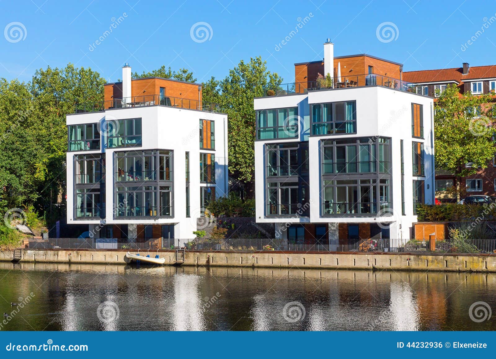 new houses at the waterside