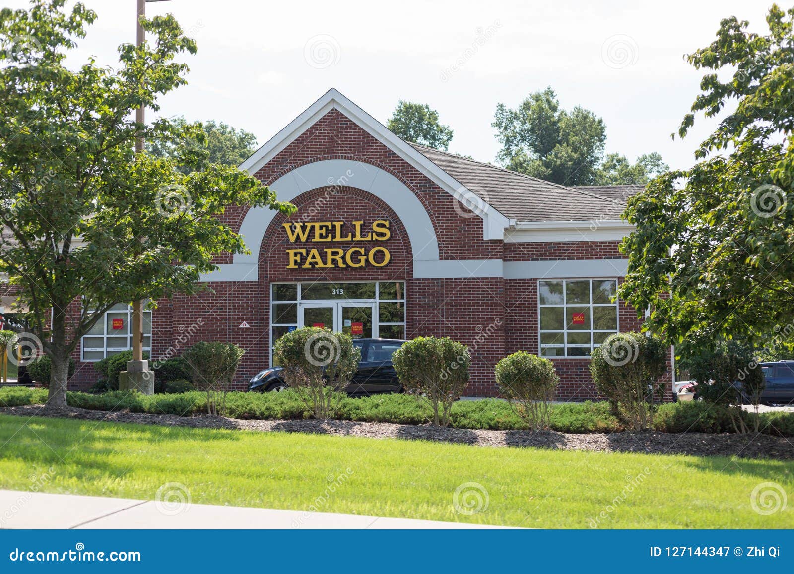 Wells Fargo Bank Entrance With Sign Editorial Photography Image Of Exterior Urban 127144347