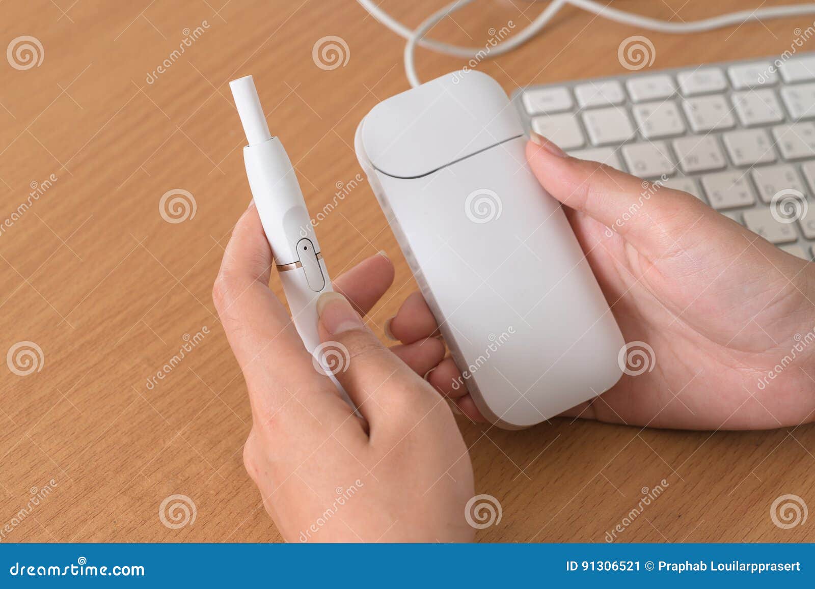 New Technology of Electronic Cigarettes, System of Heating of To Stock