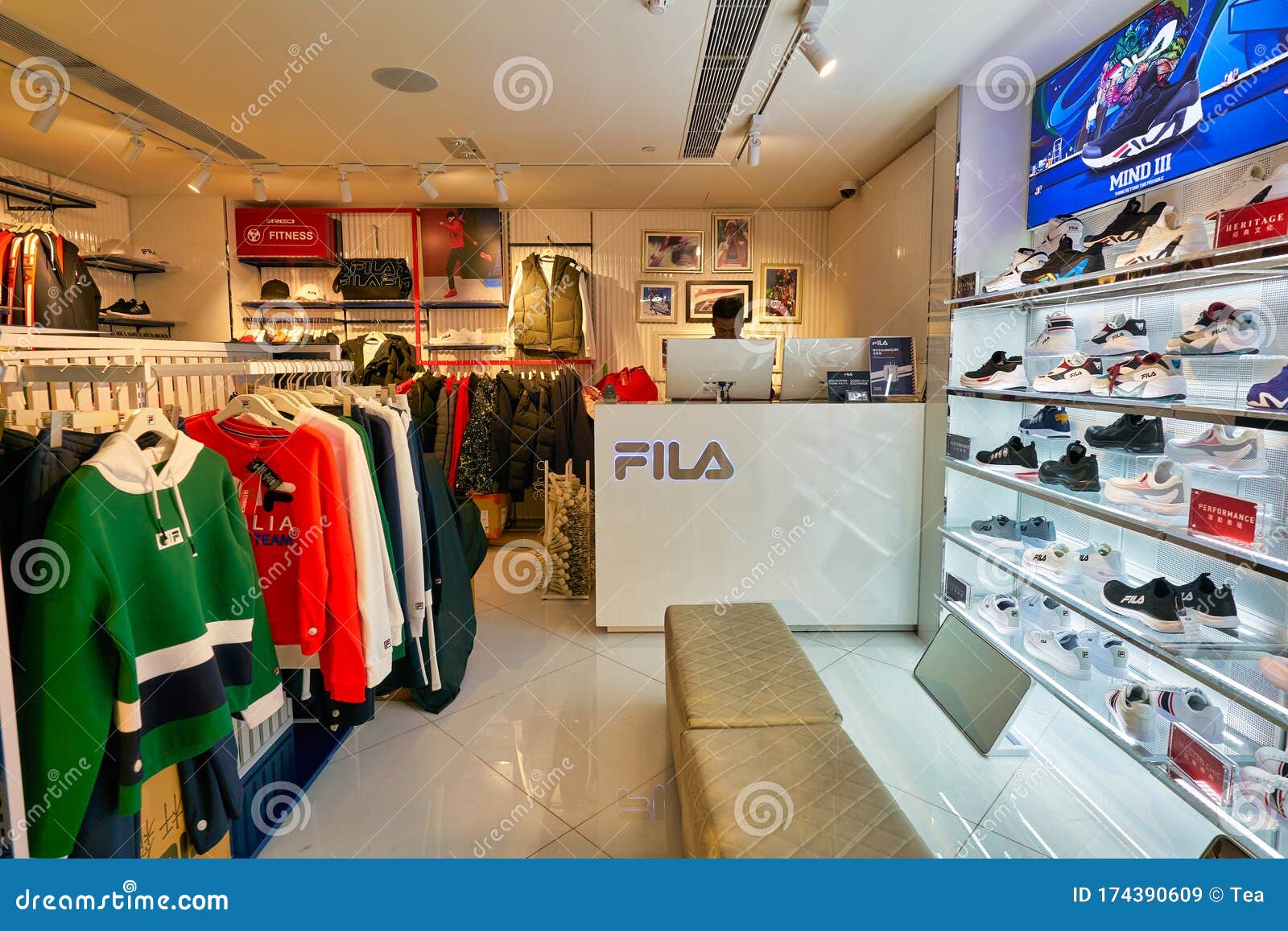 føderation At placere værst Fila Retail Outlet Photos - Free & Royalty-Free Stock Photos from Dreamstime