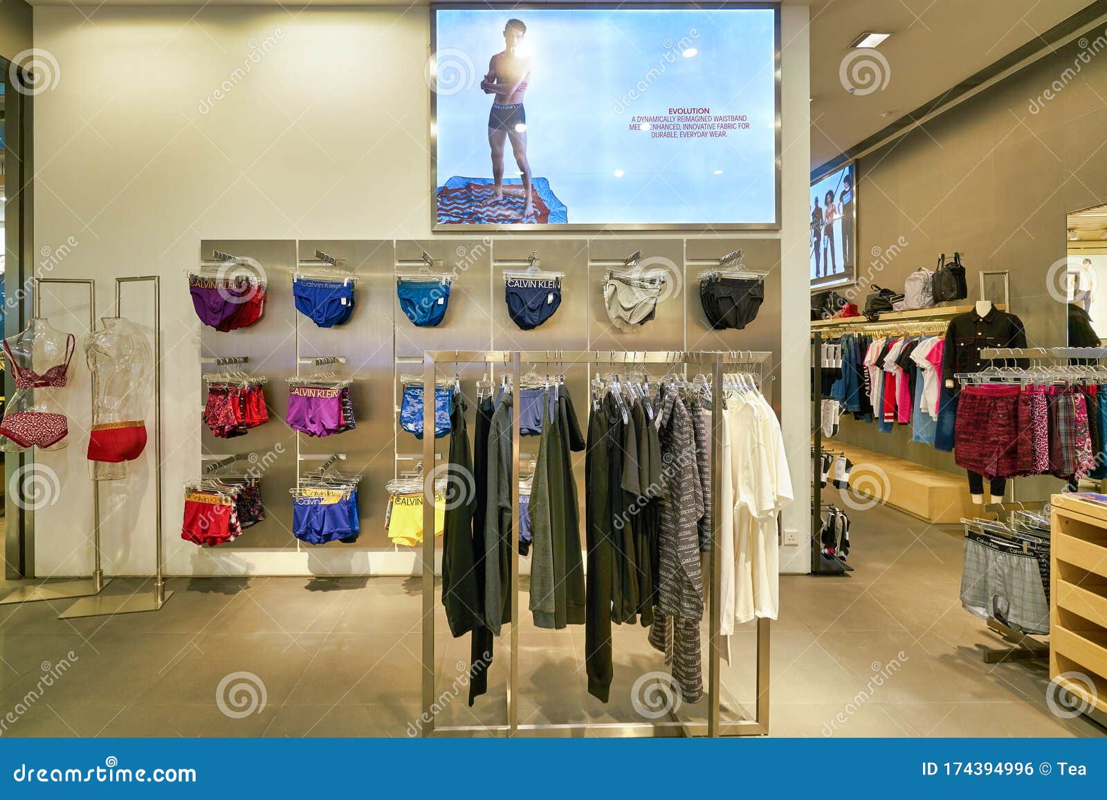 boycot Ondeugd Besluit New Town Plaza Shopping Mall in Sha Tin Editorial Photo - Image of shop,  underclothes: 174394996