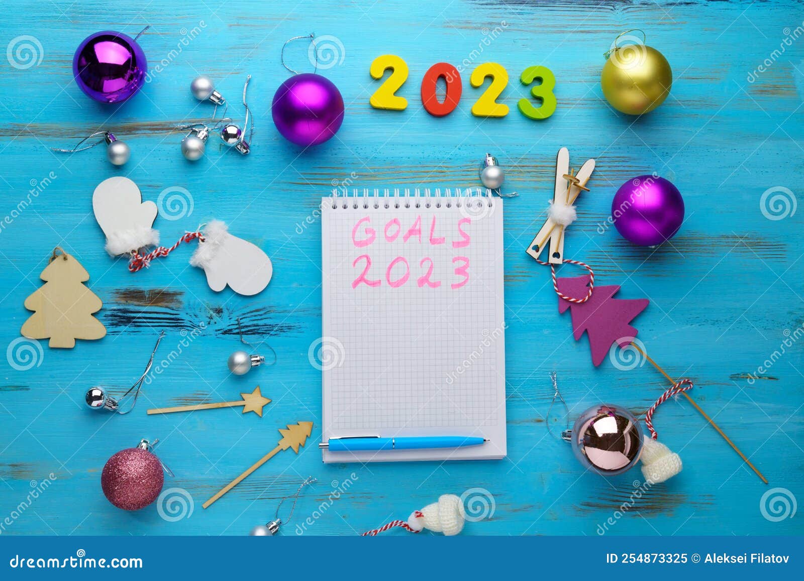 new-year-goals-for-2023-planning-new-year-goals-and-setting-solutions