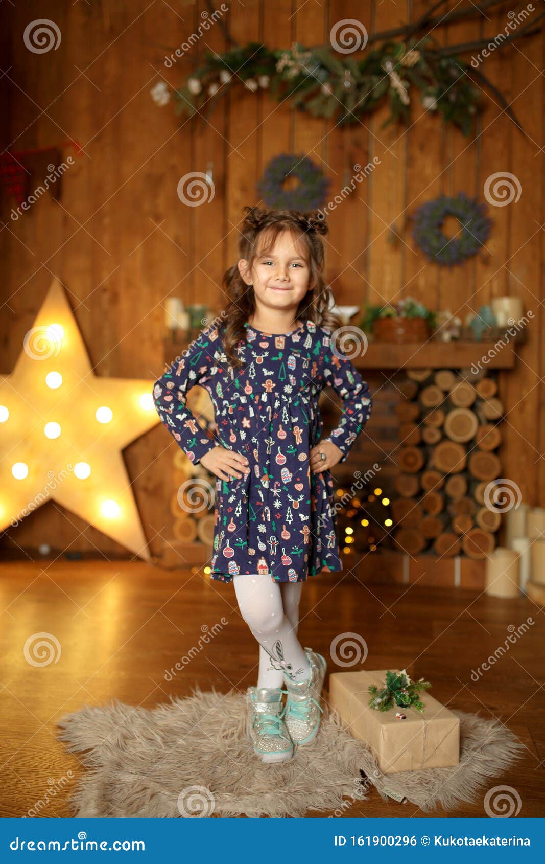 New Year 2020. Merry Christmas, Happy Holidays. A Little Girl Magic Light In Night Xmas Tree ...