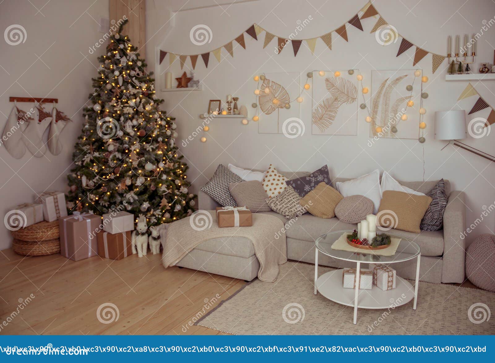 New Year`s Atmosphere in the Bright Living Room. Room Decoration ...