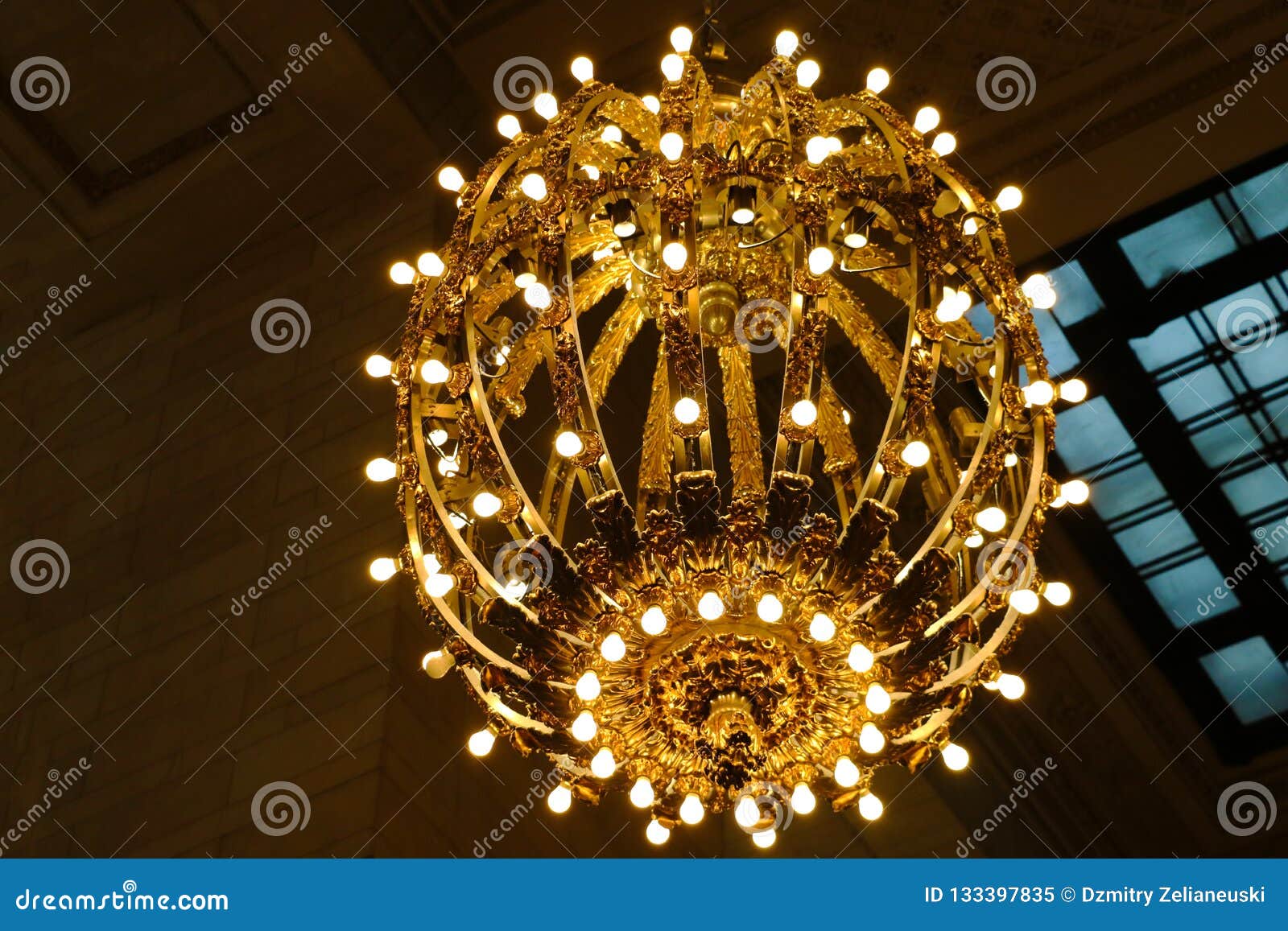 New York August 26 2018 Chandelier On The Ceiling Of