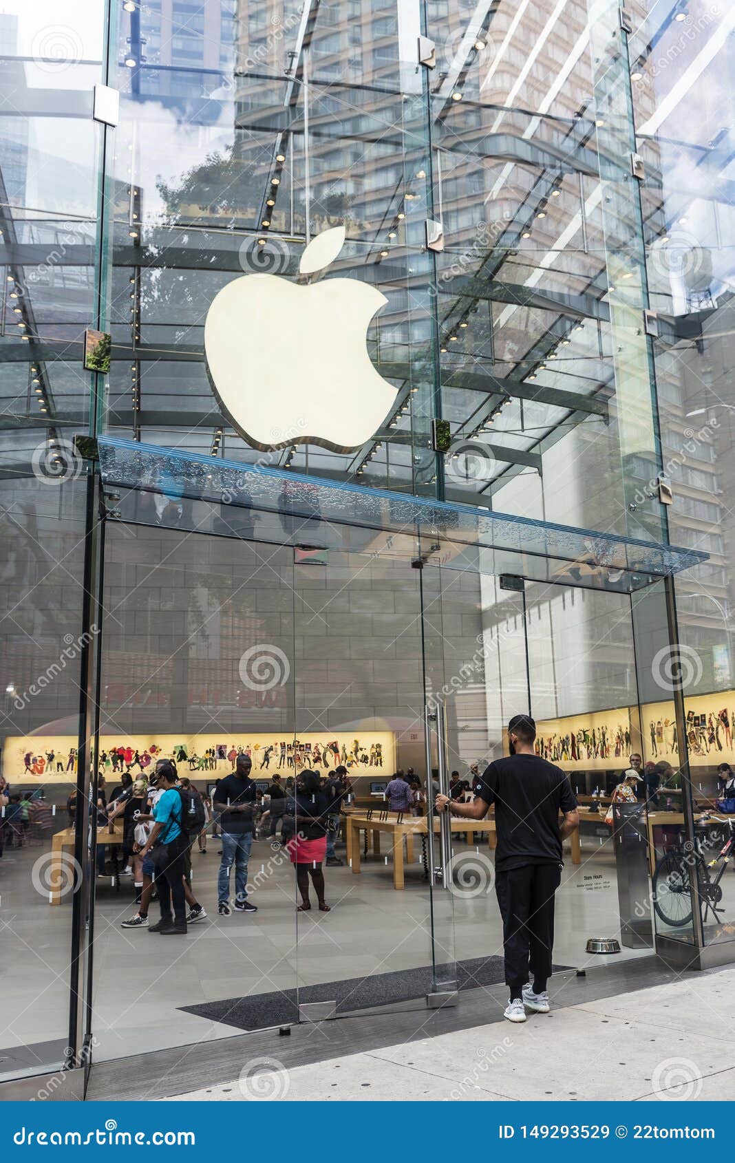 Apple Store in Manhattan, New York City, USA Editorial Stock Image - Image  of company, district: 149293529