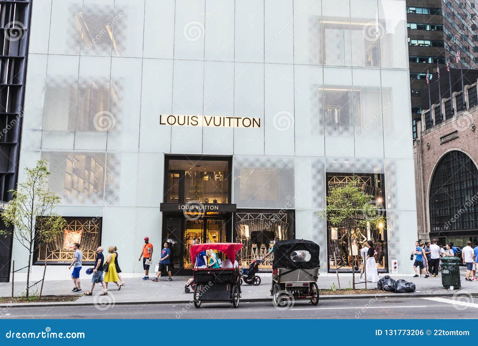 Louis Vuitton Boston Saks store United States