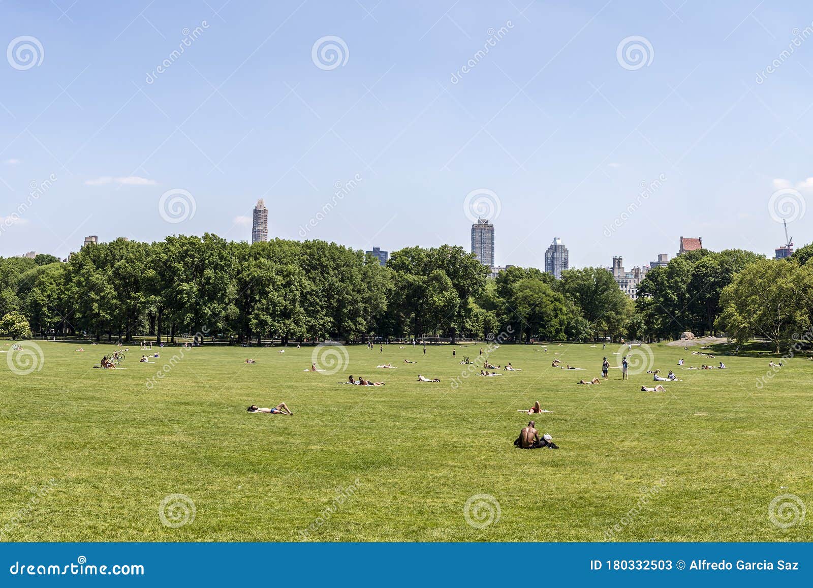 New York City, USA - June 12, 2017: People Sunbathing in Central Park ...