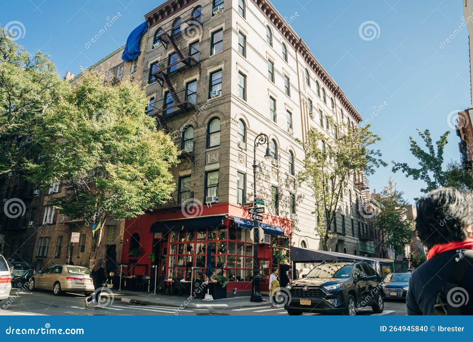 6+ Hundred Corner Store New York Royalty-Free Images, Stock Photos &  Pictures