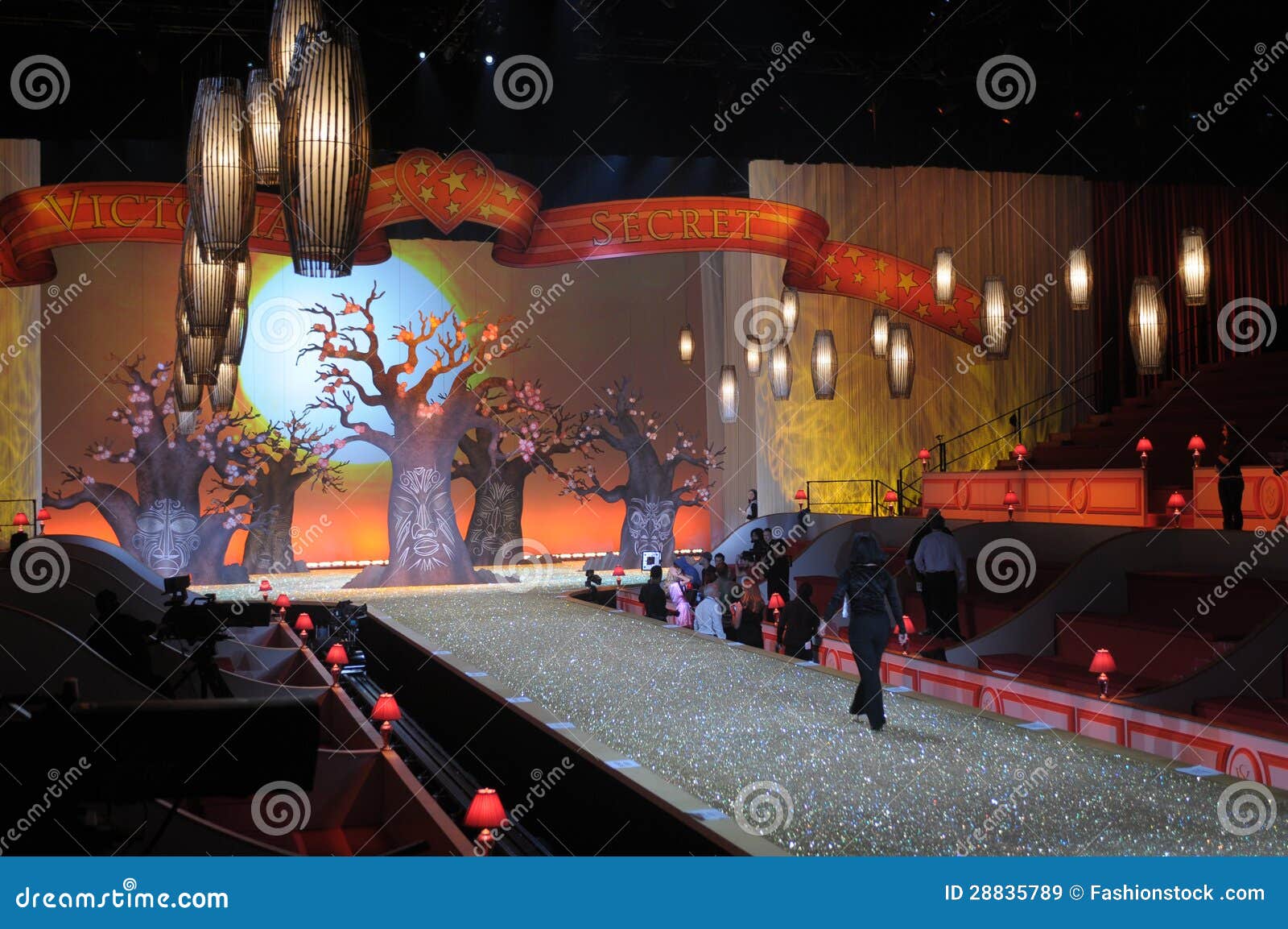 NEW YORK - NOVEMBER 10: Victoria's Secret Stage Getting NEW YORK - NOVEMBER 10: Victoria's Secret Stage Getting