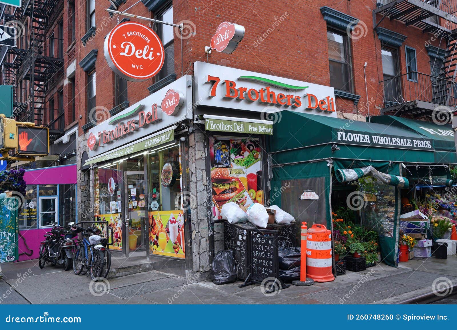 6+ Hundred Corner Store New York Royalty-Free Images, Stock Photos &  Pictures