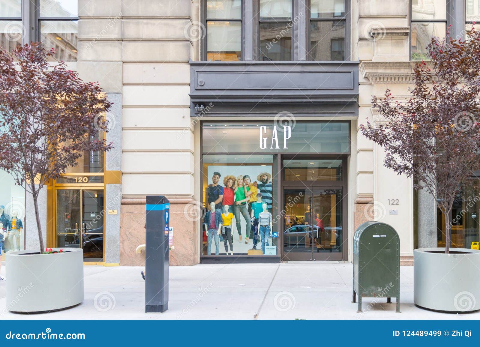 GAP Store in New York City. Editorial Stock Image - Image of commerce ...