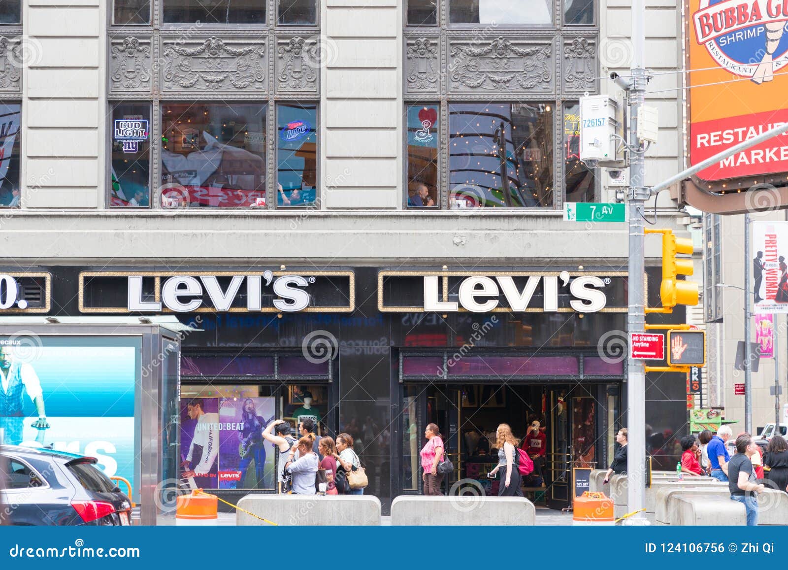 Levis Store in the New York City Editorial Photo - Image of colour, inside:  124106756