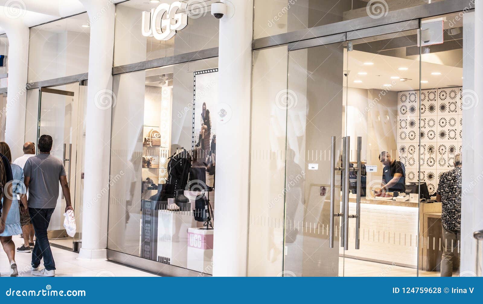 Official Uggs Store At Oculus Shopping