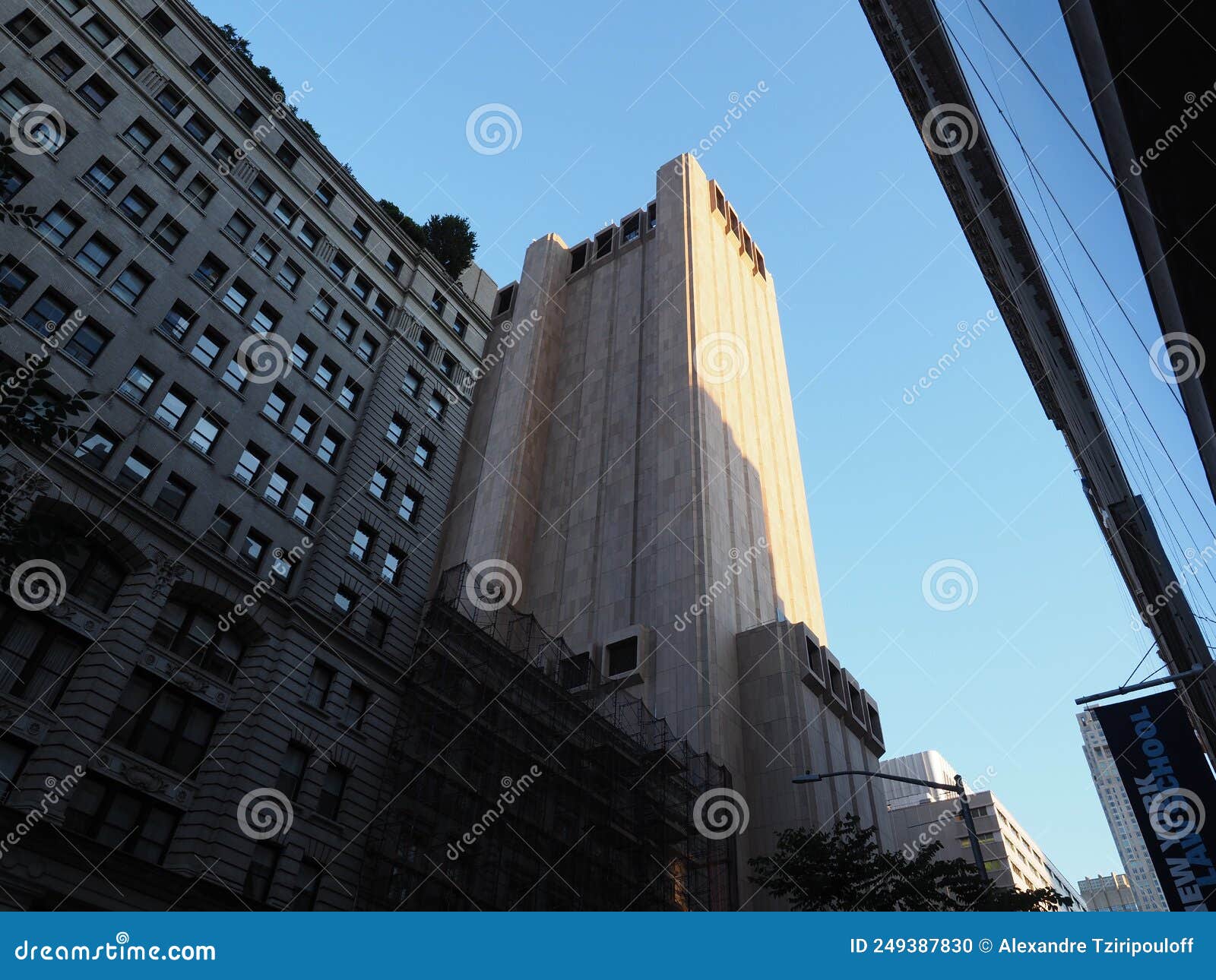 Image of 33 Thomas Street, a Windowless Building in Manhattan
