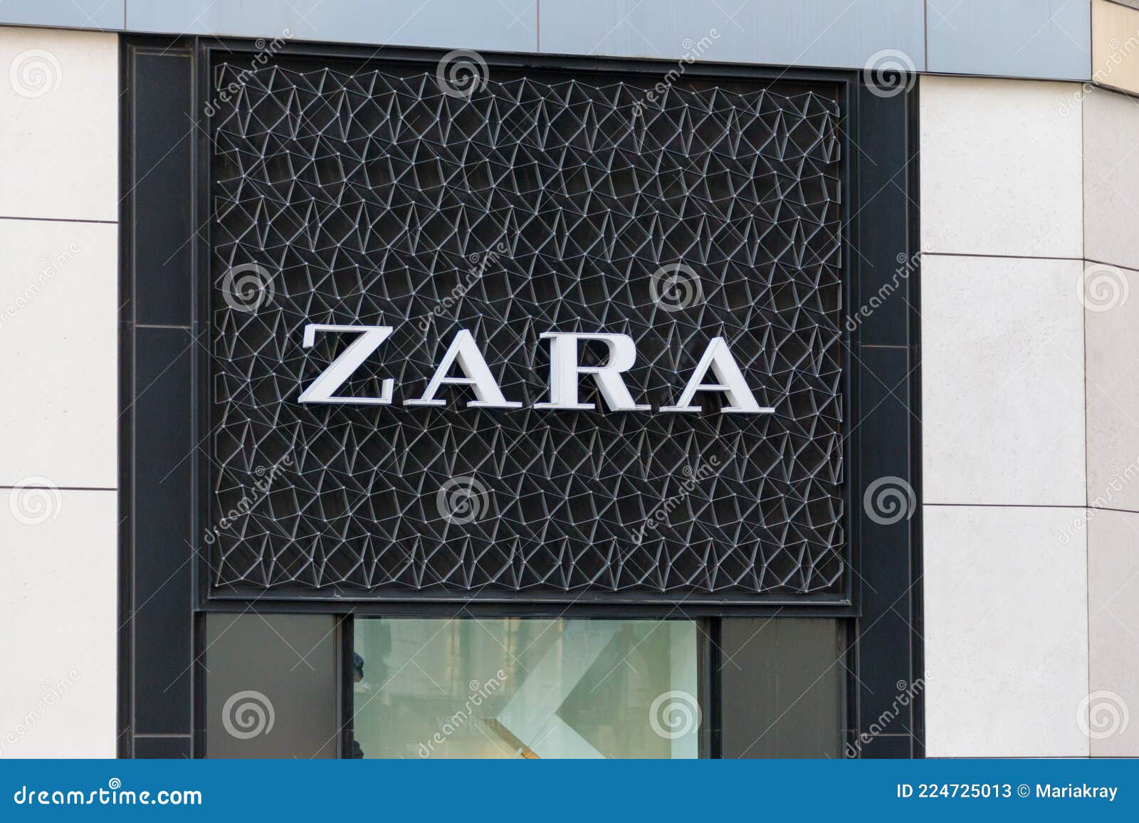 Zara 5th Avenue New York - Accessories and Clothing Store