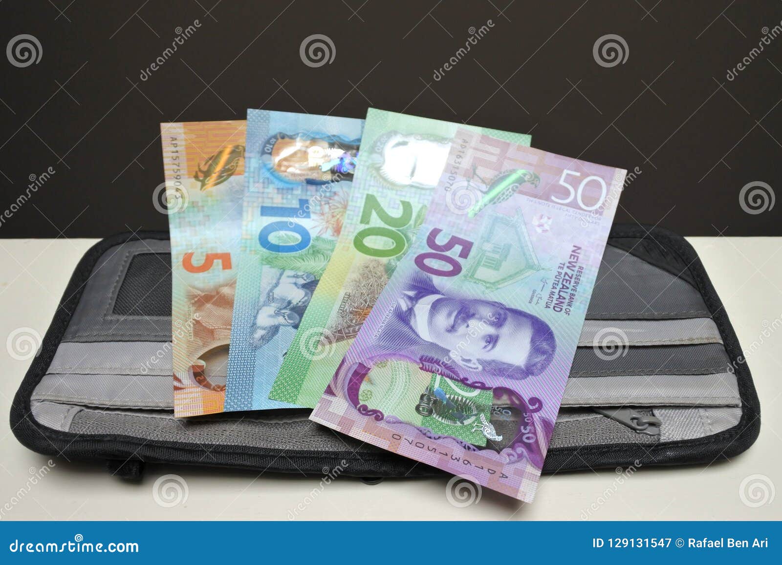 New Zealand Currency Notes On A Wallet Stock Image - Image of dimensional, success: 129131547