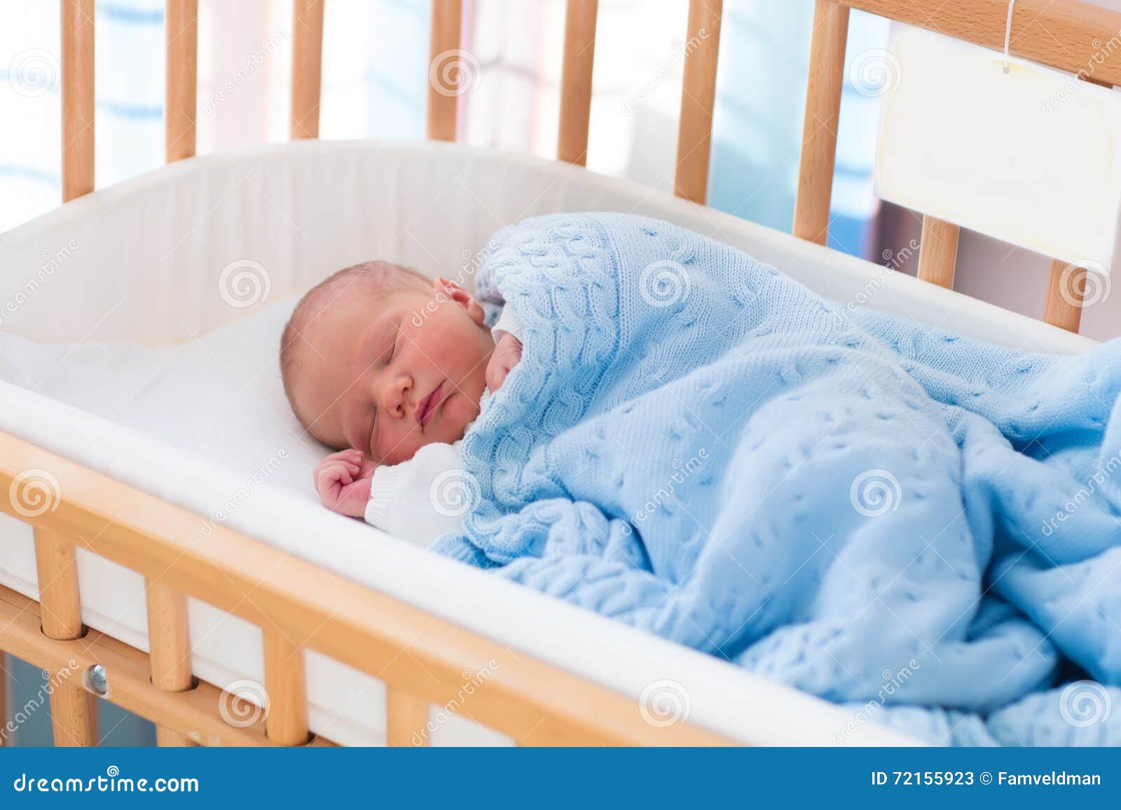 blankets in bassinet for newborn