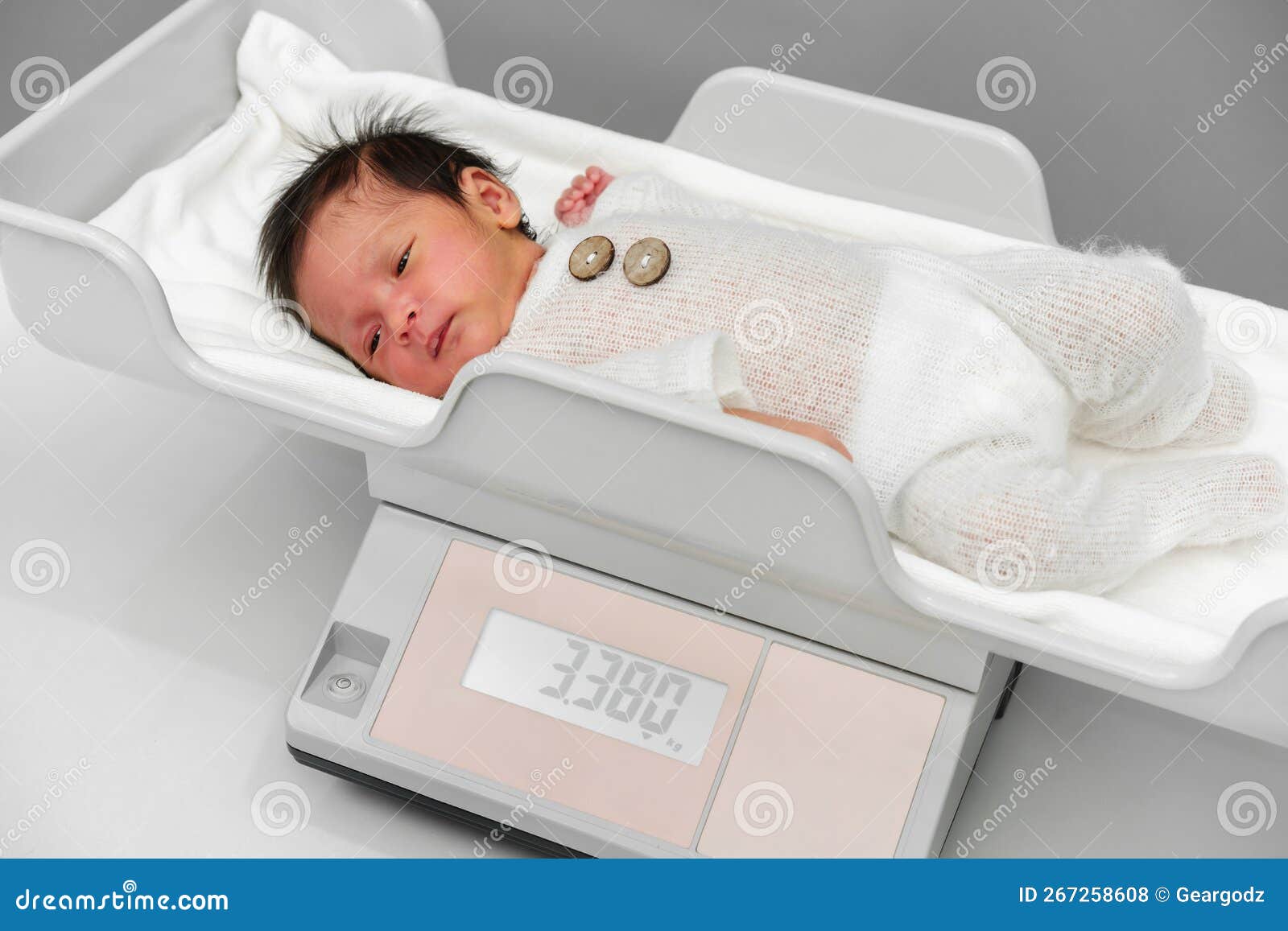 https://thumbs.dreamstime.com/z/newborn-baby-weight-measurement-digital-scales-newborn-baby-weight-measurement-digital-scales-267258608.jpg