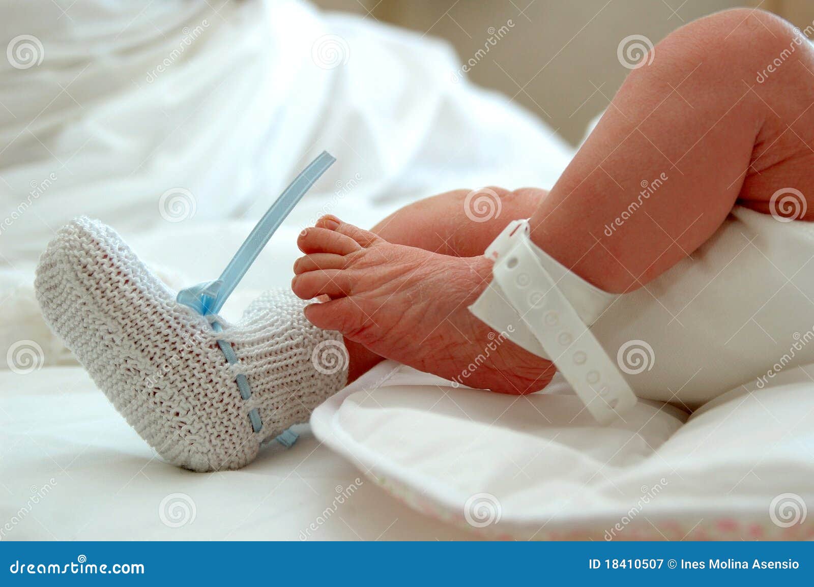 Newborn foots stock image. Image of nursery, beautiful 18410507