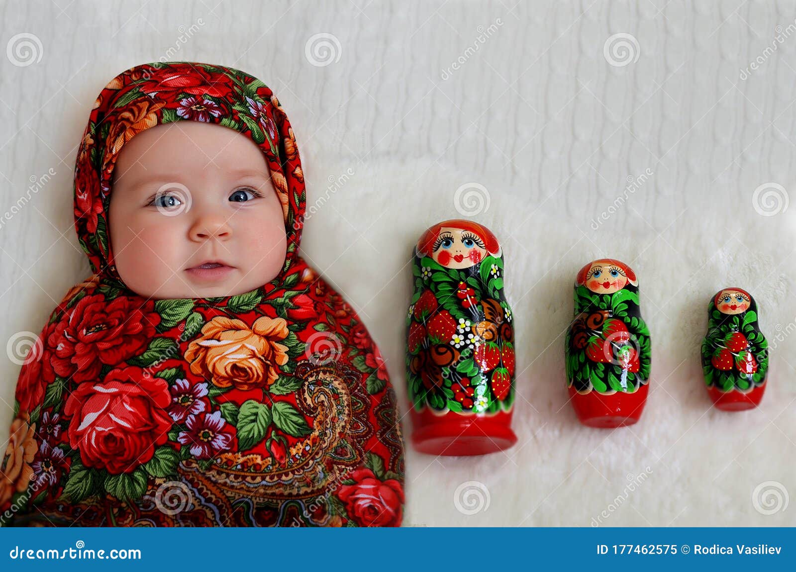 Newborn Girl Matryoshka Doll Smilling, Russian Nesting Dolls Photo Props,  Matryoshka Photo Backdrops Stock Image - Image of diaper, happy: 177462575