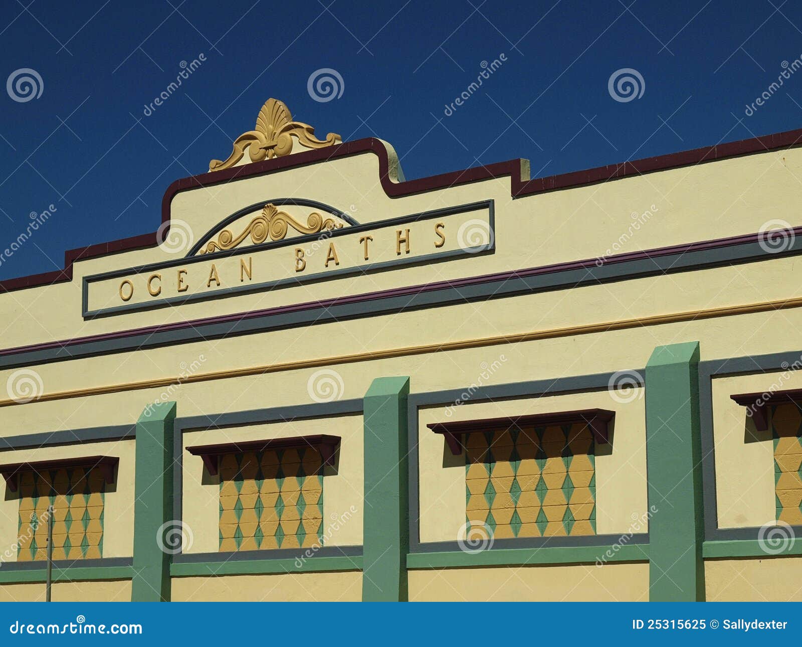 Newcastle Ocean Baths editorial image. Image of history 25315625