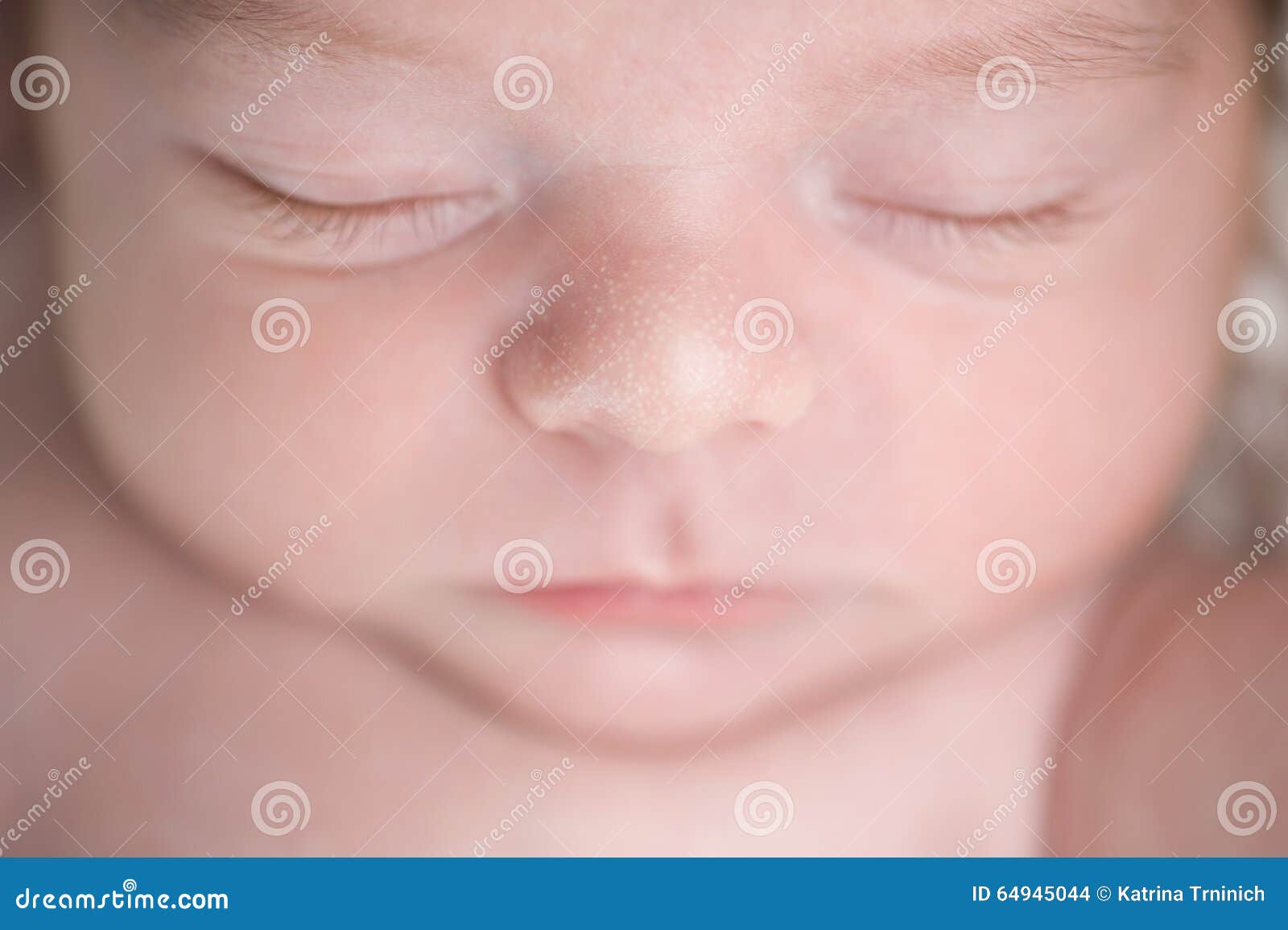 Nez nouveau-né de bébé photo stock. Image du verticale - 64945044