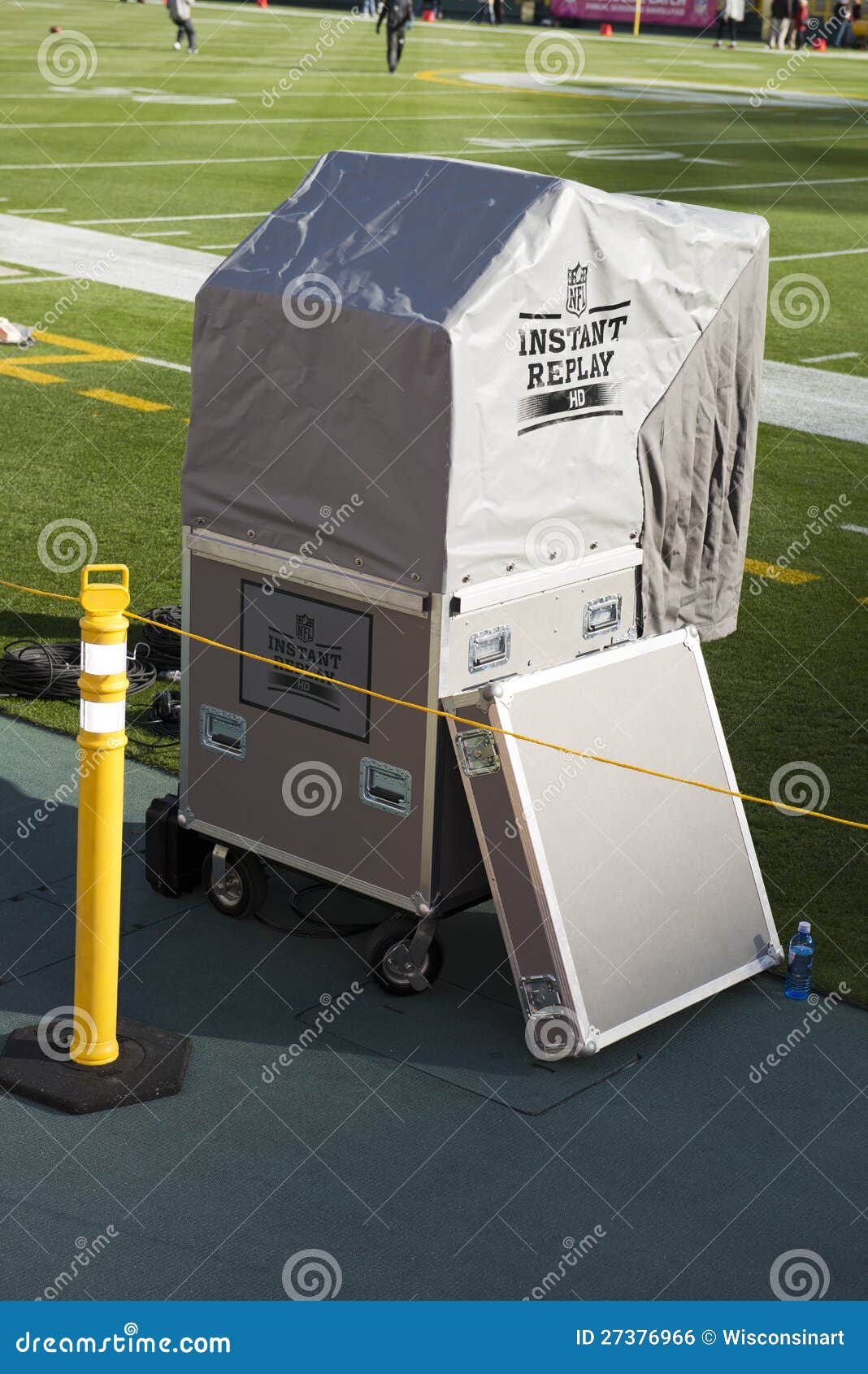 NFL American Football Instant Replay Booth Editorial Photo - Image of  football, sports: 27376966