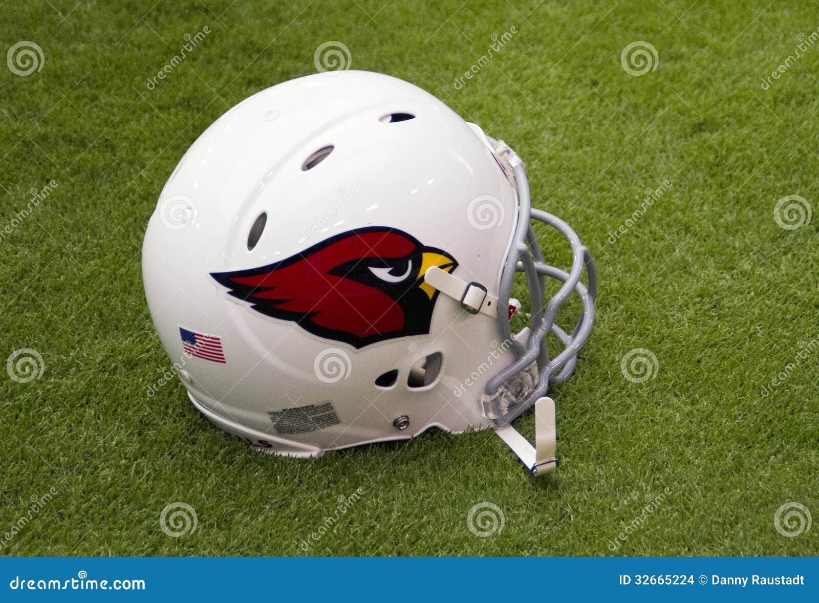NFL Arizona Cardinals Football Team Training Camp Editorial Stock Image -  Image of blocking, helmet: 32643519