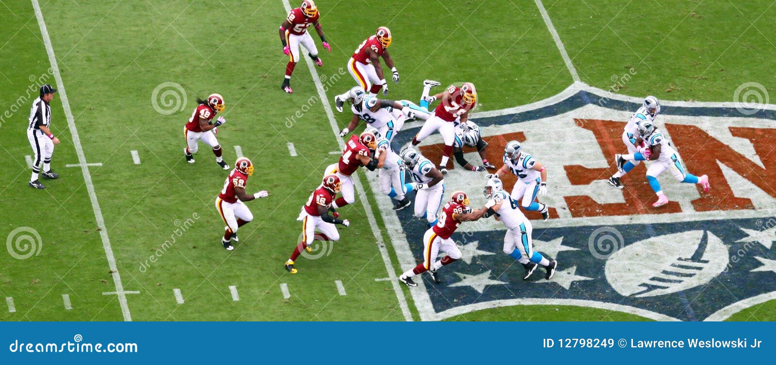 NFL running play editorial stock image. Image of fall 12798249