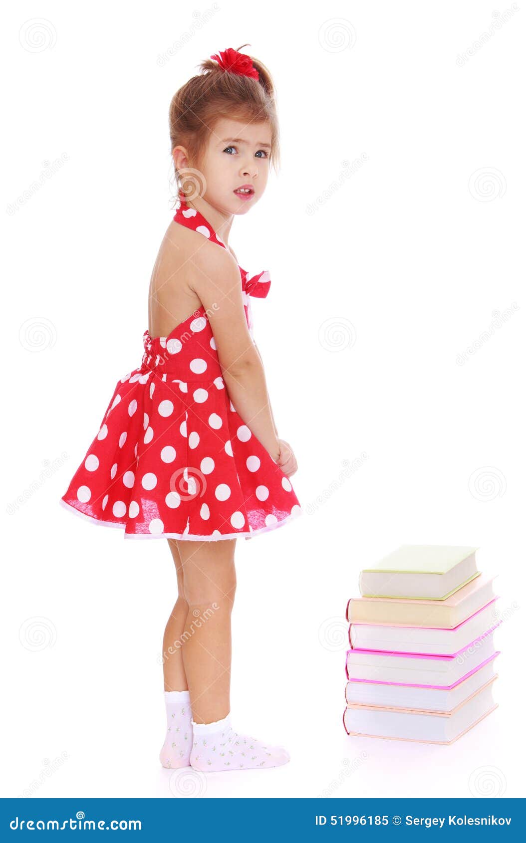 Niña En Un Vestido Rojo Con Los Lunares Blancos Imagen de archivo - Imagen de inocencia, poco: 51996185 Niña En Un Vestido Rojo Con Los Lunares Blancos Imagen de archivo - Imagen de inocencia, poco: 51996185