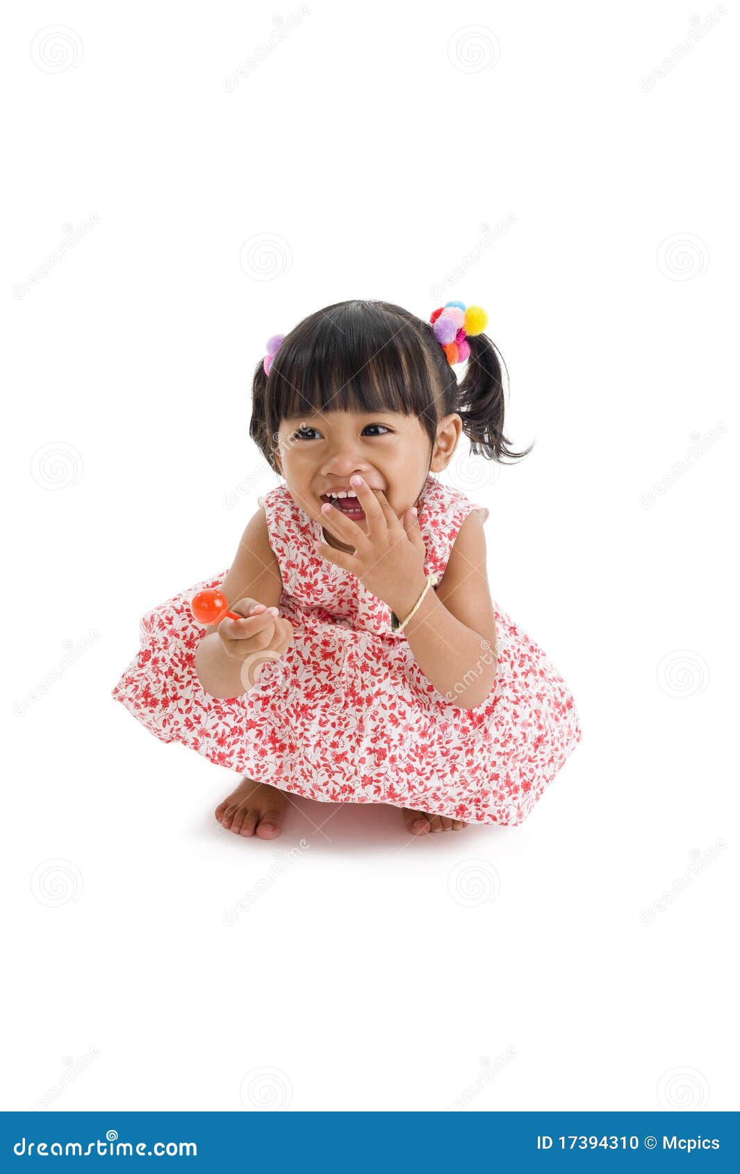 Niña Pequeña Y Adorable Con Una Piruleta Foto de archivo - Imagen de risa,  felicidad: 17394310, image size:1065x1690