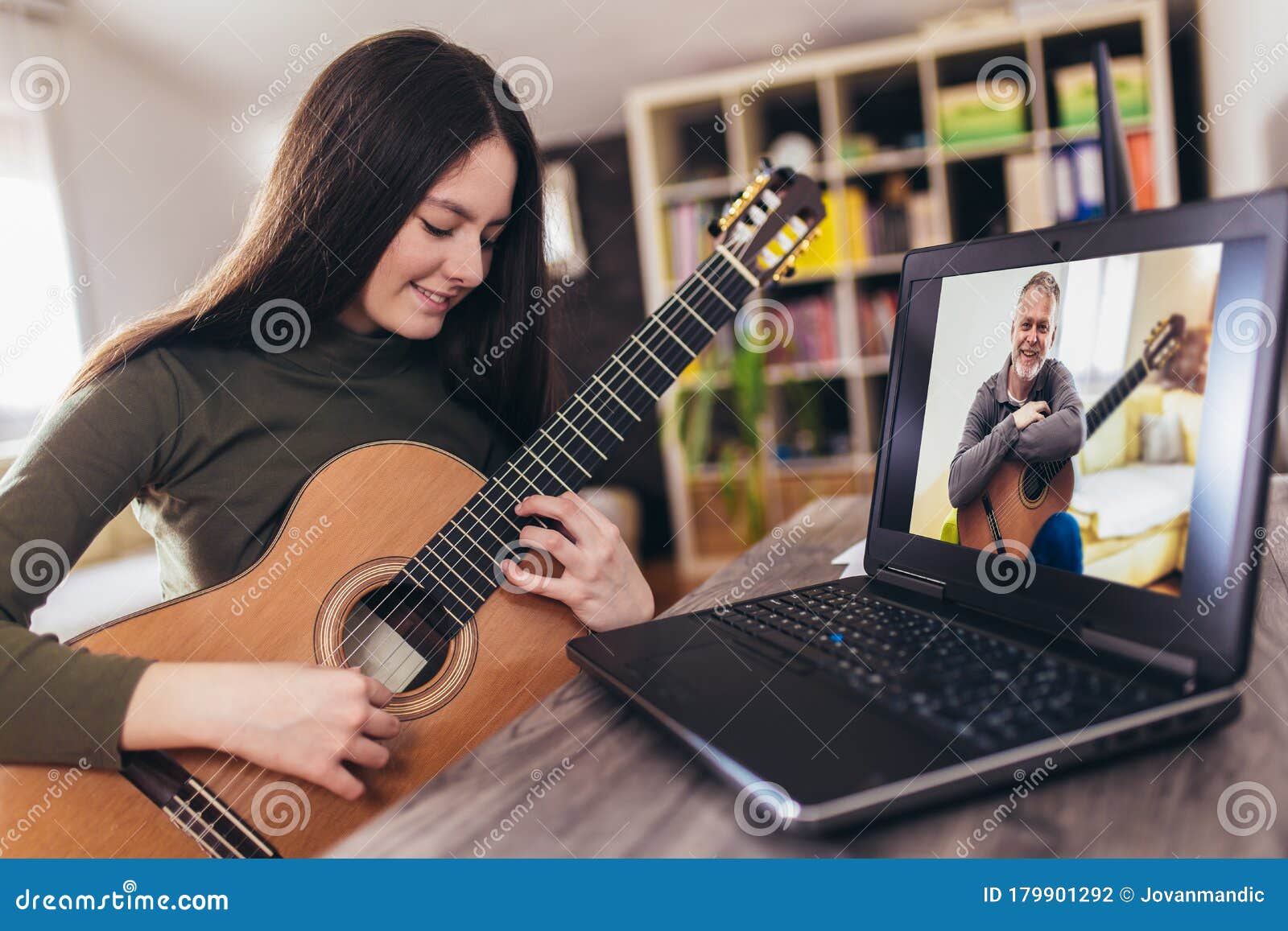 guitarra acustica niña