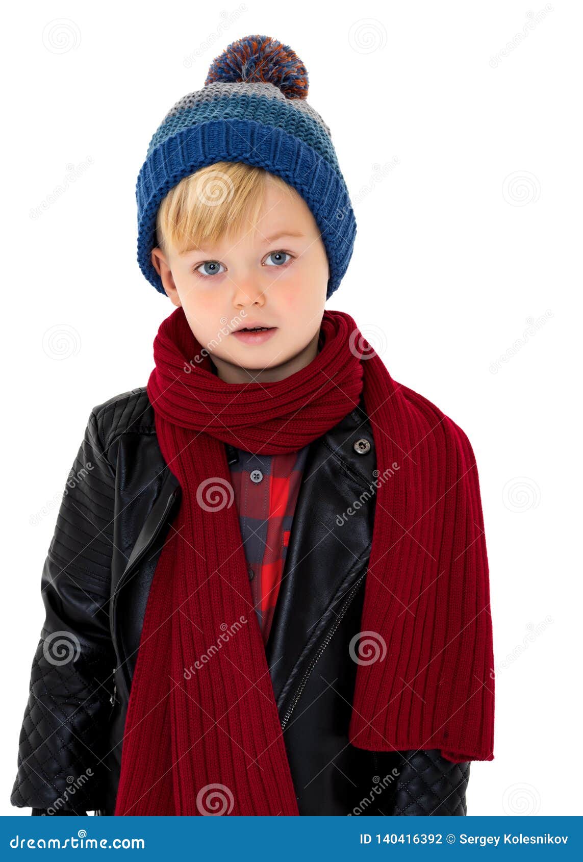 Niño En Un Sombrero Y Una Bufanda Foto archivo - Imagen de exterior, casquillo: 140416392