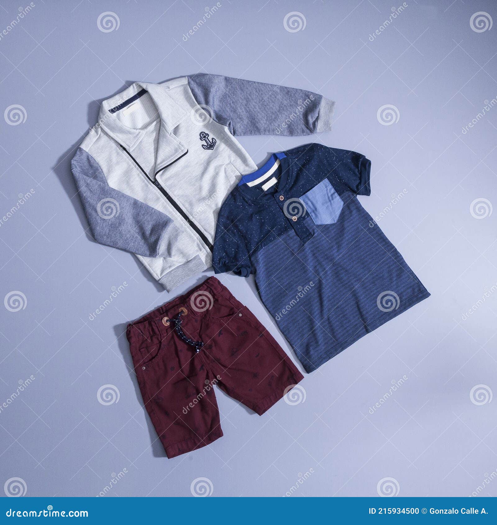 Niños Moda Niño Niño Conjunto : Pantalones Cortos Y Camiseta Foto archivo - Imagen de elegante, equipo: 215934500