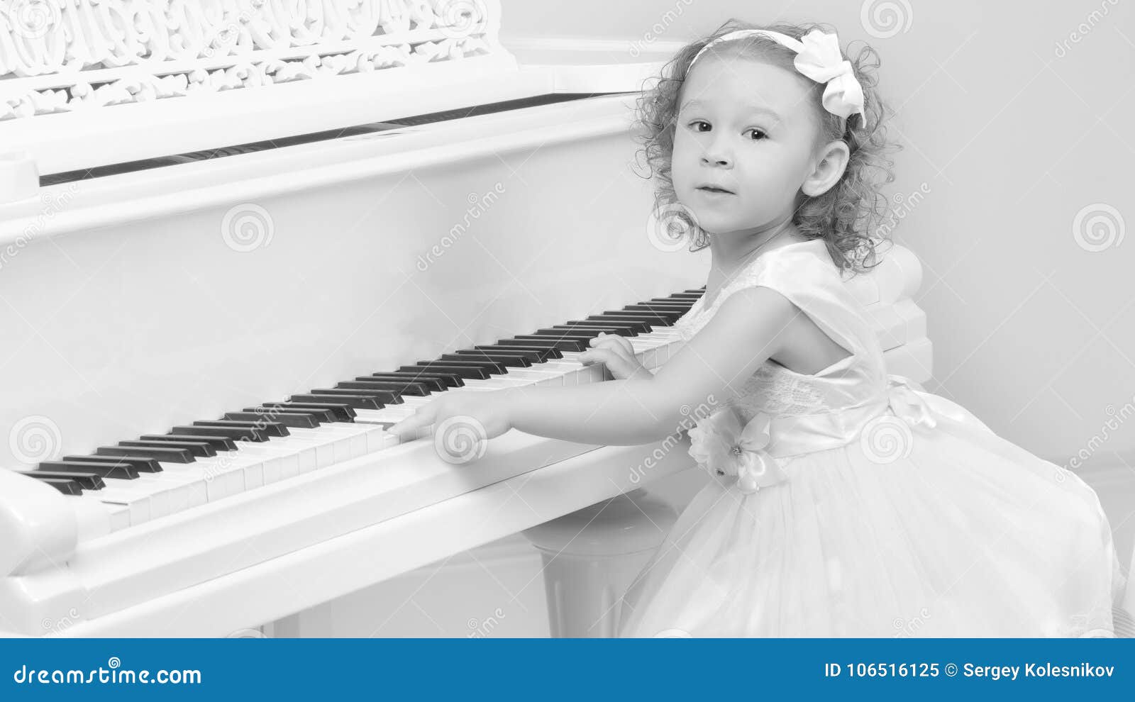 Piano White Little download the new for apple Piano White Little download the new for apple