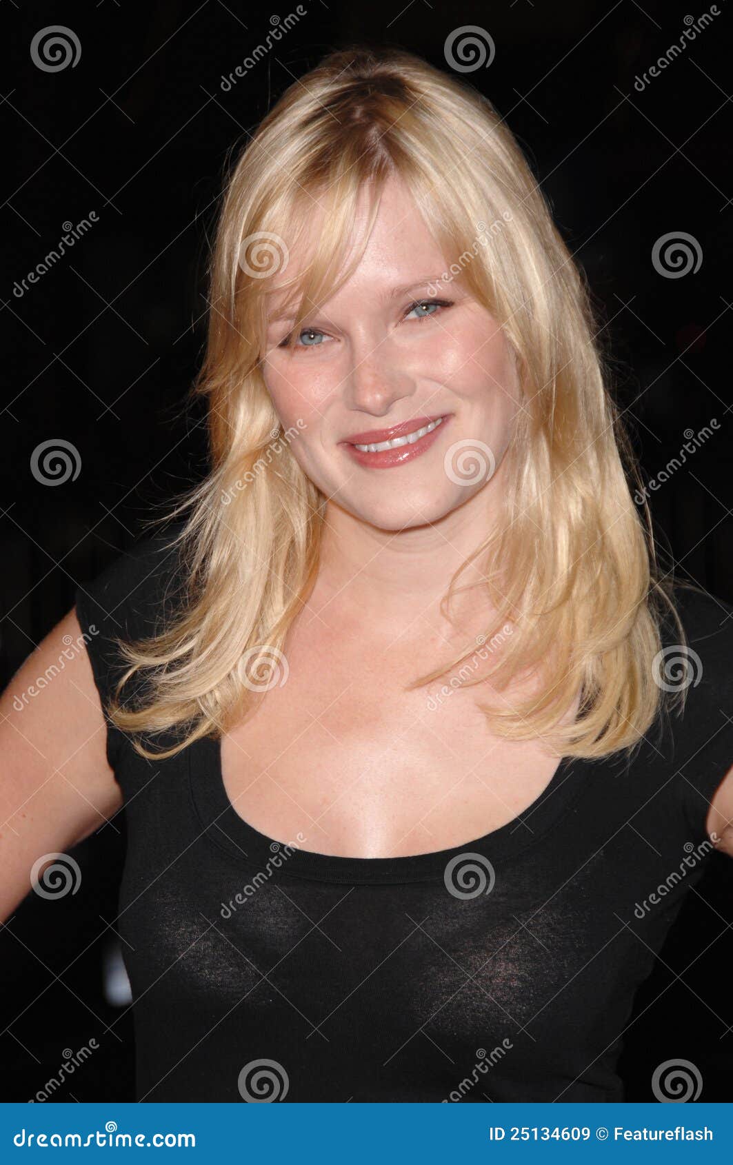 Nicholle tom hot