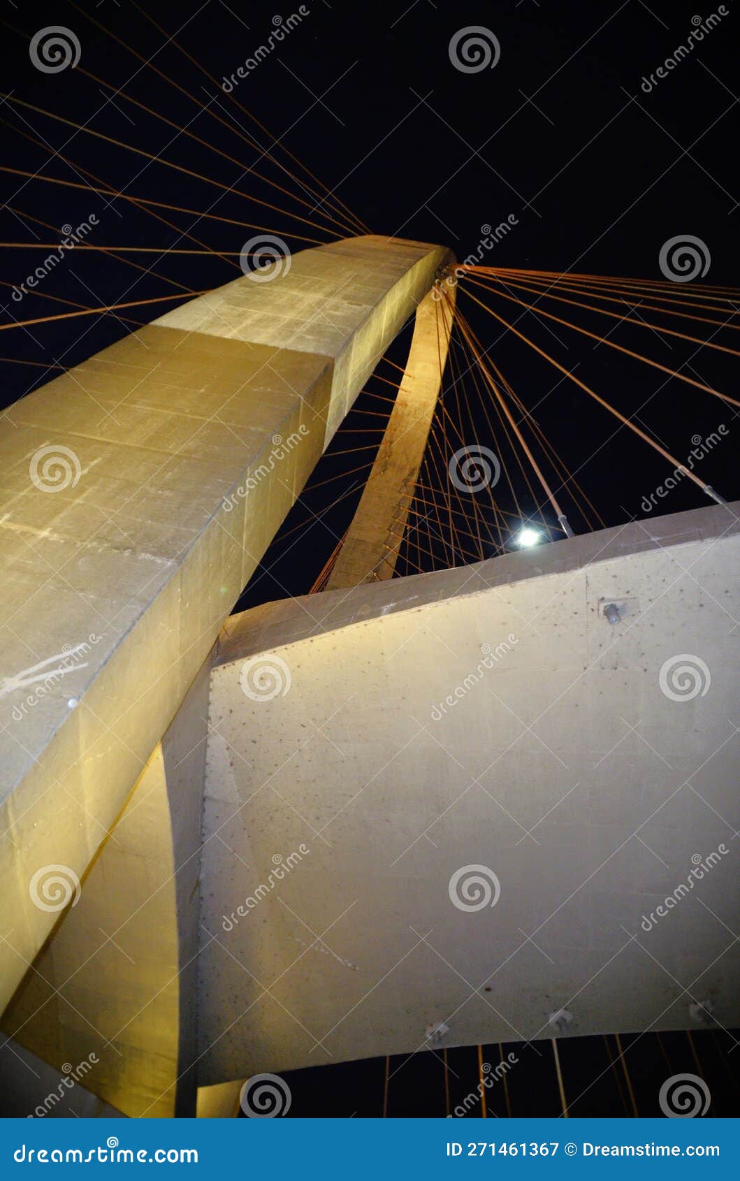 at night, the arco da inovaÃ§Ã£o taiada bridge and its lighting