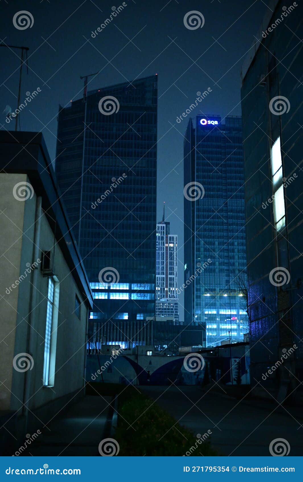 UZBEKISTAN, TASHKENT - APRIL 25, 2023: Illuminated Monument Of