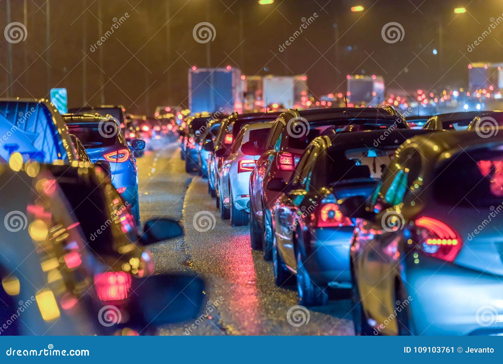 night view busy uk motorway traffic jam at night