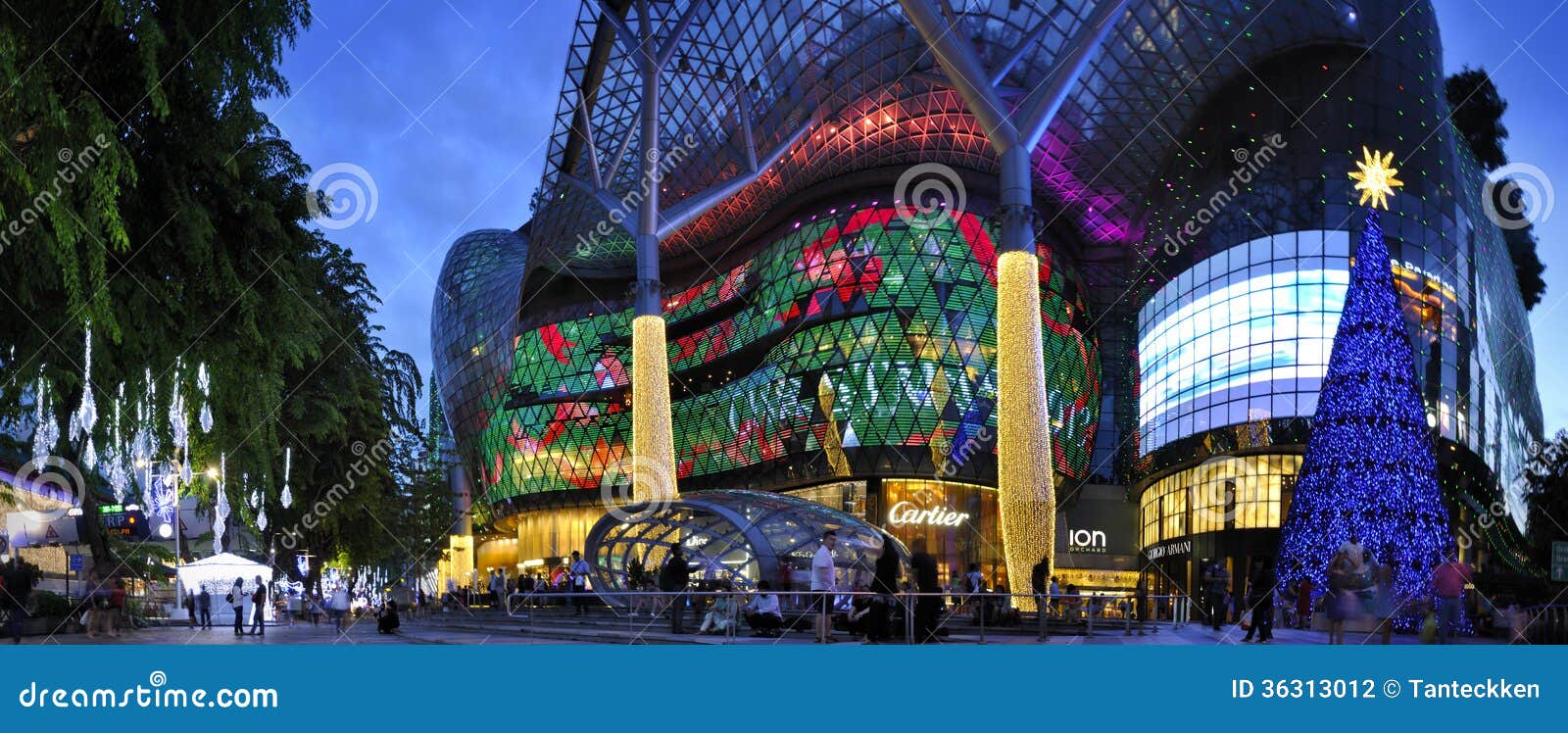 Night View Of Christmas Decoration At Singapore Orchard 