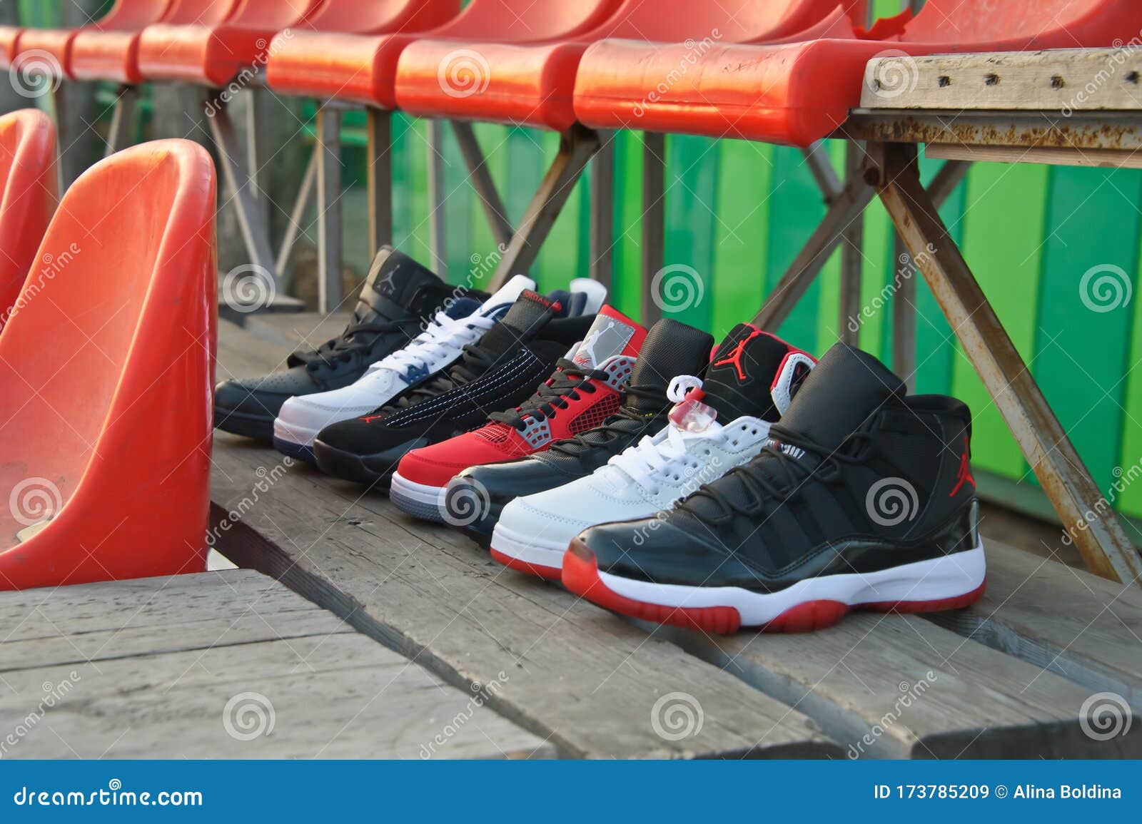 basketball shoes different colors