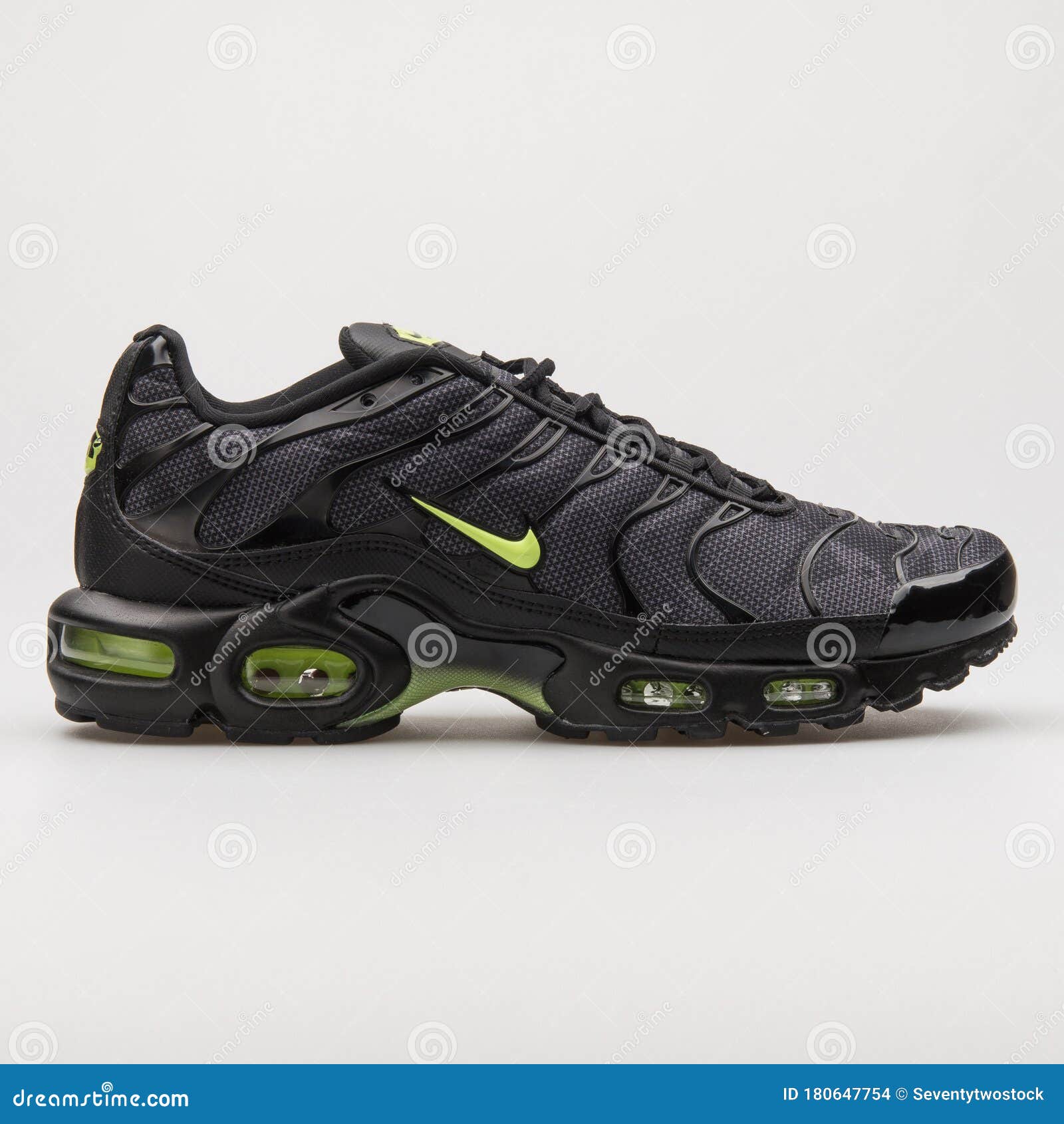 Consulado Cap Campo Nike Air Max Plus Se Negro Gris Y Voltio Verde Zapatilla Imagen de archivo  editorial - Imagen de fondo, retrocesos: 180647754