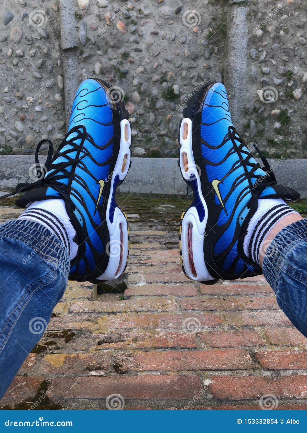 air max plus hyper blue on feet