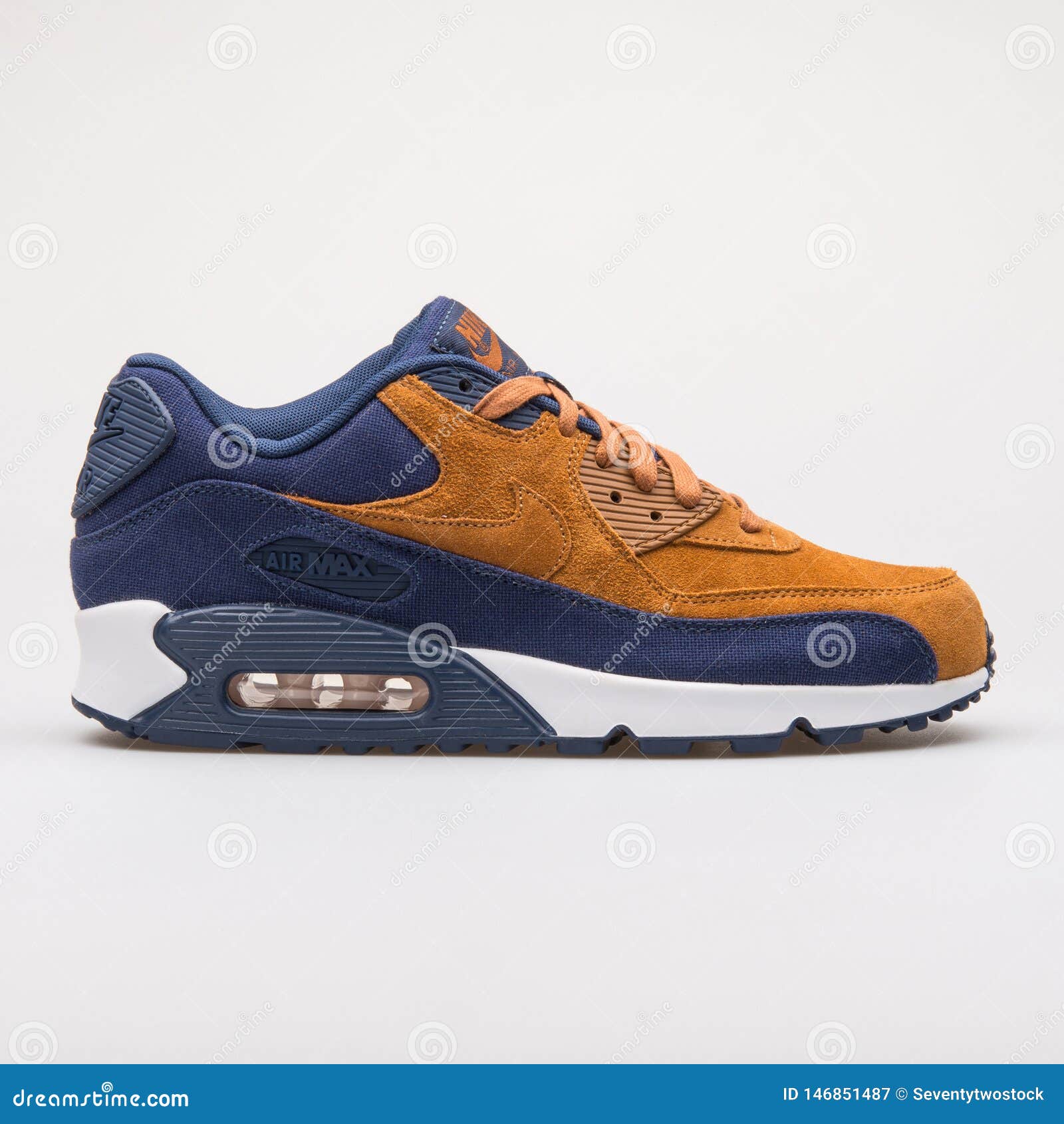 canal Resonar nieve Nike Air Max 90 Premium Navy Blue and Brown Sneaker Editorial Photography -  Image of isolated, color: 146851487