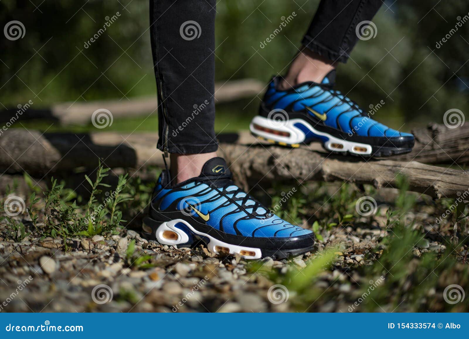 Nike Air Max TN Hyperblue imagen de archivo Imagen producto -