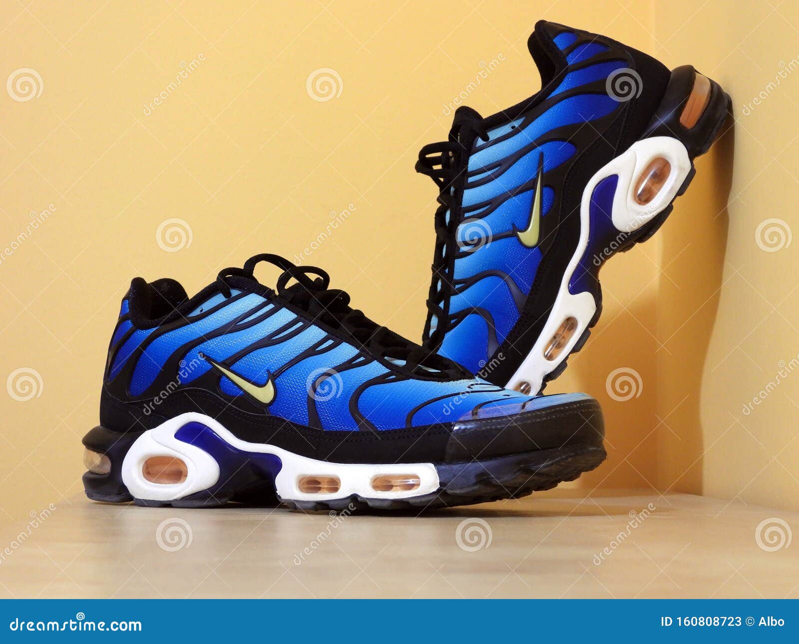 air max plus italy blue