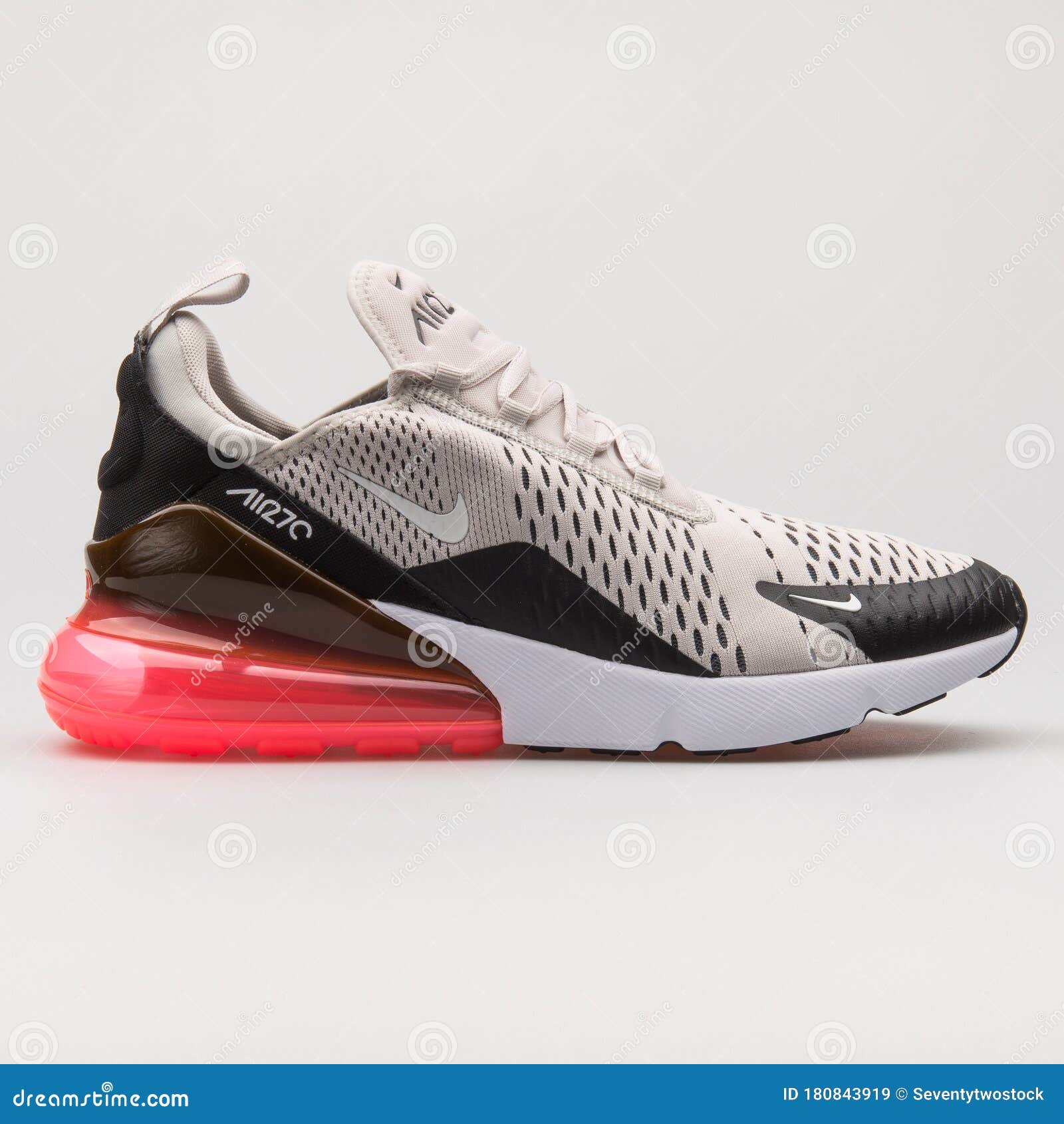 Air Max 270 Zapatillas Negro Y Rojo Imagen de archivo editorial - Imagen de actividad, aire: 180843919